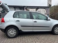 Gebraucht VW Golf V 115 PS (84 kW) 2004 Silber Kleinwagen