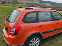 Gebraucht Lada Kalina 87 PS (63 kW) 2017 Orange Kleinwagen