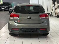 Gebraucht Kia Rio 120 PS (88 kW) 2020 Grau Limousine