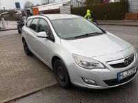 Gebraucht Opel Astra Edition 165 PS (121 kW) 2012 Silber Kombi