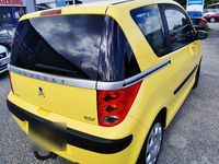 Gebraucht Peugeot 1007 73 PS (53 kW) 2006 Gelb Van / Kleinbus