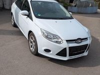 Gebraucht Ford Focus Trend 101 PS (74 kW) 2012 Weiß Limousine