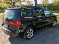 Second-hand VW Sharan 170 CP (125 kW) 2012 Negru Monovolum