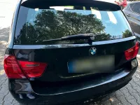 Gebraucht BMW 320 177 PS (130 kW) 2010 Schwarz Kombi