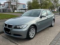 Gebraucht BMW 320 150 PS (110 kW) 2006 Blau Limousine
