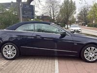 Usata Mercedes E200 184 CV (135 kW) 2010 Blu Cabrio