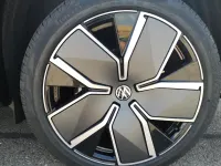 Neu VW Tayron R-line 193 PS (141 kW) 2025 Grenadilschwarz metallic SUV