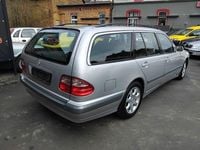 Second-hand Mercedes E220 143 CP (105 kW) 2001 Argintiu Break