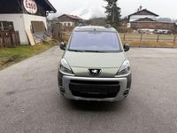 Gebraucht Peugeot Partner Tepee 109 PS (80 kW) 2009 Grün Van / Kleinbus