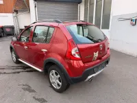 Używany Dacia Sandero Stepway 84 KM (61 kW) 2012 Czerwony Sedan/Limuzyna
