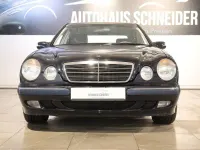 Second-hand Mercedes E220 Elegance 143 CP (105 kW) 2001 Albastru Berlinǎ