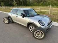 Gebraucht Mini Cooper Favoured 114 kW (156 PS) 2026 Silber Kleinwagen