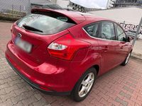 Gebraucht Ford Focus Titanium 182 PS (133 kW) 2011 Rot Limousine