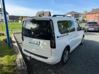 Usata VW Caddy 122 CV (89 kW) 2022 Bianco Monovolume