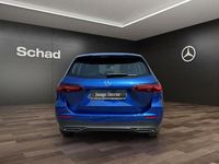 Gebraucht Mercedes B200 163 PS (119 kW) 2024 Blau Kleinwagen