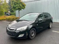 Gebraucht Opel Astra Innovation 125 PS (91 kW) 2012 Schwarz Kombi