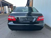 Gebraucht Mercedes E220 170 PS (125 kW) 2011 Obsidianschwarz Limousine