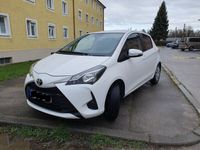 gebraucht Toyota Yaris 1.5 Active mit wenig kilometer