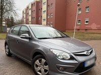 Gebraucht Hyundai i30 Edition 109 PS (80 kW) 2011 Grau Kleinwagen