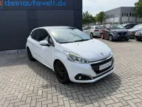 Gebraucht Peugeot 208 Active 68 PS (50 kW) 2015 Weiß Kleinwagen