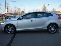 Gebraucht Volvo V40 Momentum 122 PS (89 kW) 2017 Silber Limousine