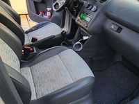 Second-hand VW Caddy 102 CP (75 kW) 2011 Alb Monovolum