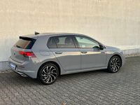 Gebraucht VW Golf VIII Move 150 PS (110 kW) 2023 Grau Limousine