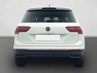 Gebraucht VW Tiguan Active 245 PS (180 kW) 2022 Weiß SUV