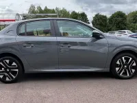 Gebraucht Peugeot 208 Active 101 PS (74 kW) 2024 Grau Kleinwagen