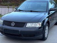 Gebraucht VW Passat 104 PS (76 kW) 1998 Schwarz Limousine