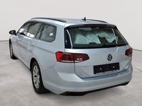 Gebraucht VW Passat 150 PS (110 kW) 2022 Silber Kombi