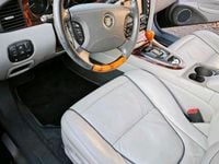 Second-hand Jaguar XJ 207 CP (152 kW) 2006 Negru Berlinǎ