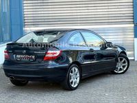Gebraucht Mercedes C180 143 PS (105 kW) 2005 Schwarz Coupé