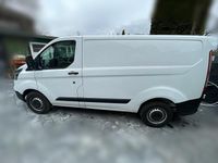 Second-hand Ford Transit Custom 105 CP (77 kW) 2018 Alb Monovolum