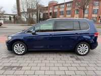 Gebraucht VW Touran Highline 179 PS (131 kW) 2017 Blau Van / Kleinbus