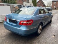Gebraucht Mercedes E250 Elegance 204 PS (150 kW) 2011 Blau Limousine