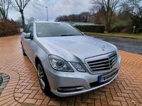 Gebraucht Mercedes E300 209 PS (153 kW) 2013 Silber Kombi