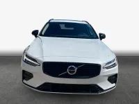 Gebraucht Volvo V60 Plus 197 PS (144 kW) 2025 Crystal weißperleffekt Kombi