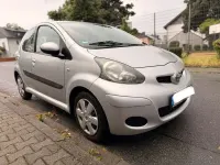 Gebraucht Toyota Aygo Basis 68 PS (50 kW) 2010 Silber Kleinwagen