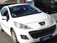 Gebraucht Peugeot 207 Filou 73 PS (53 kW) 2012 Weiß Limousine