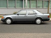 Gebraucht Mercedes E230 132 PS (97 kW) 1989 Grau Limousine