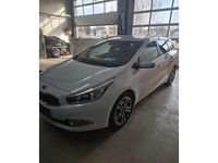 Gebraucht Kia Ceed 135 PS (99 kW) 2015 (wd) carraraweiss (metallic) Kleinwagen