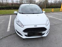 Gebraucht Ford Fiesta 101 PS (74 kW) 2017 Weiß Kleinwagen
