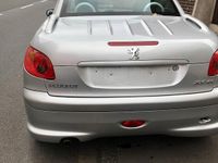 Gebraucht Peugeot 206 CC 106 PS (77 kW) 2004 Silber Cabrio