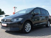 Gebraucht VW Touran Comfortline 150 PS (110 kW) 2016 Schwarz deep black perleffekt metallic Van / Kleinbus