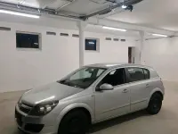 Second-hand Opel Astra 105 CP (77 kW) 2005 Argintiu Berlinǎ