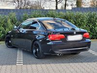 gebraucht BMW 325 E92 D LCI Rubinschwarz Metallic