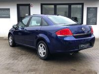 Usado Fiat Linea Active 77 CV (56 kW) 2008 Azul Berlina
