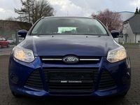 Gebraucht Ford Focus Trend 125 PS (91 kW) 2014 Blau Kombi