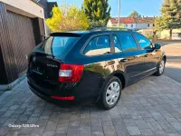 Gebraucht Skoda Octavia Ambition 140 PS (102 kW) 2014 Schwarzmagic perleffekt Kombi
